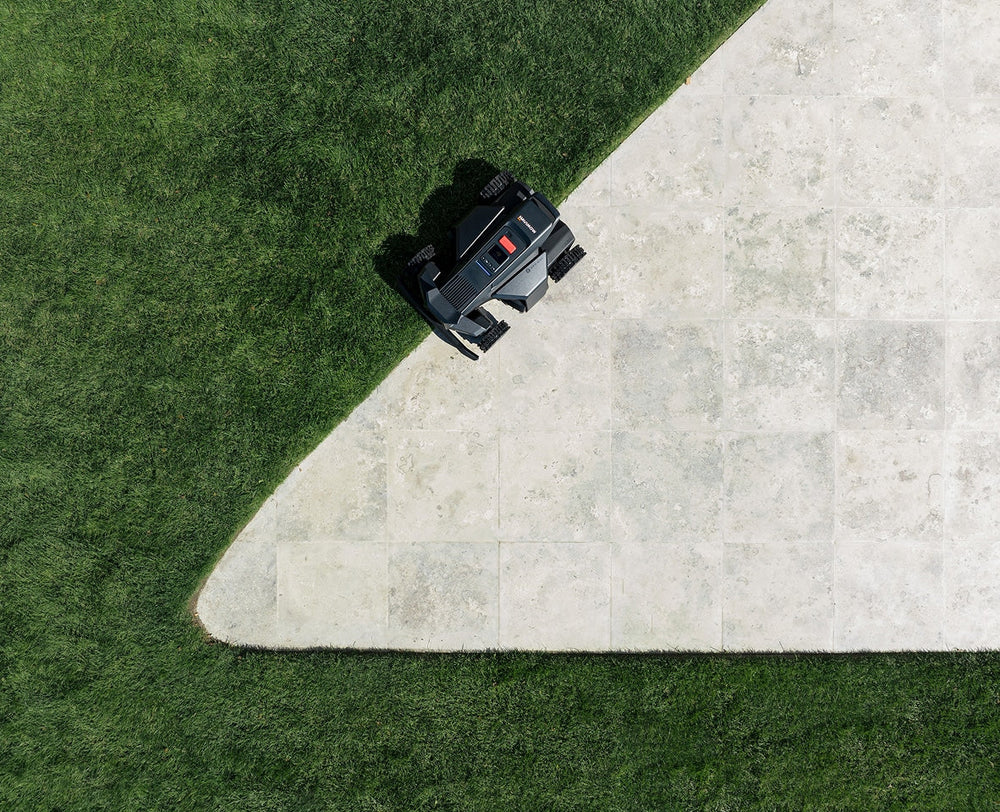 Navimow i110E robot lawn mower