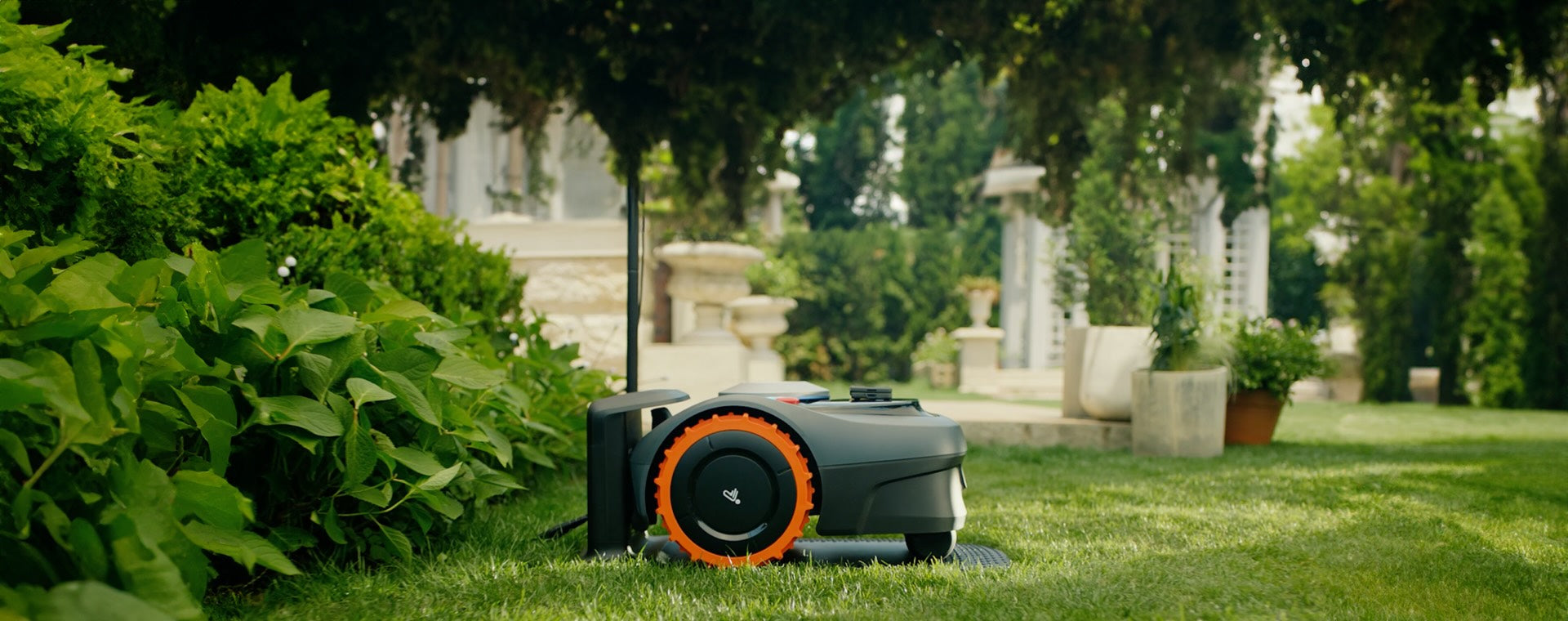 Navimow i Series robot lawn mower