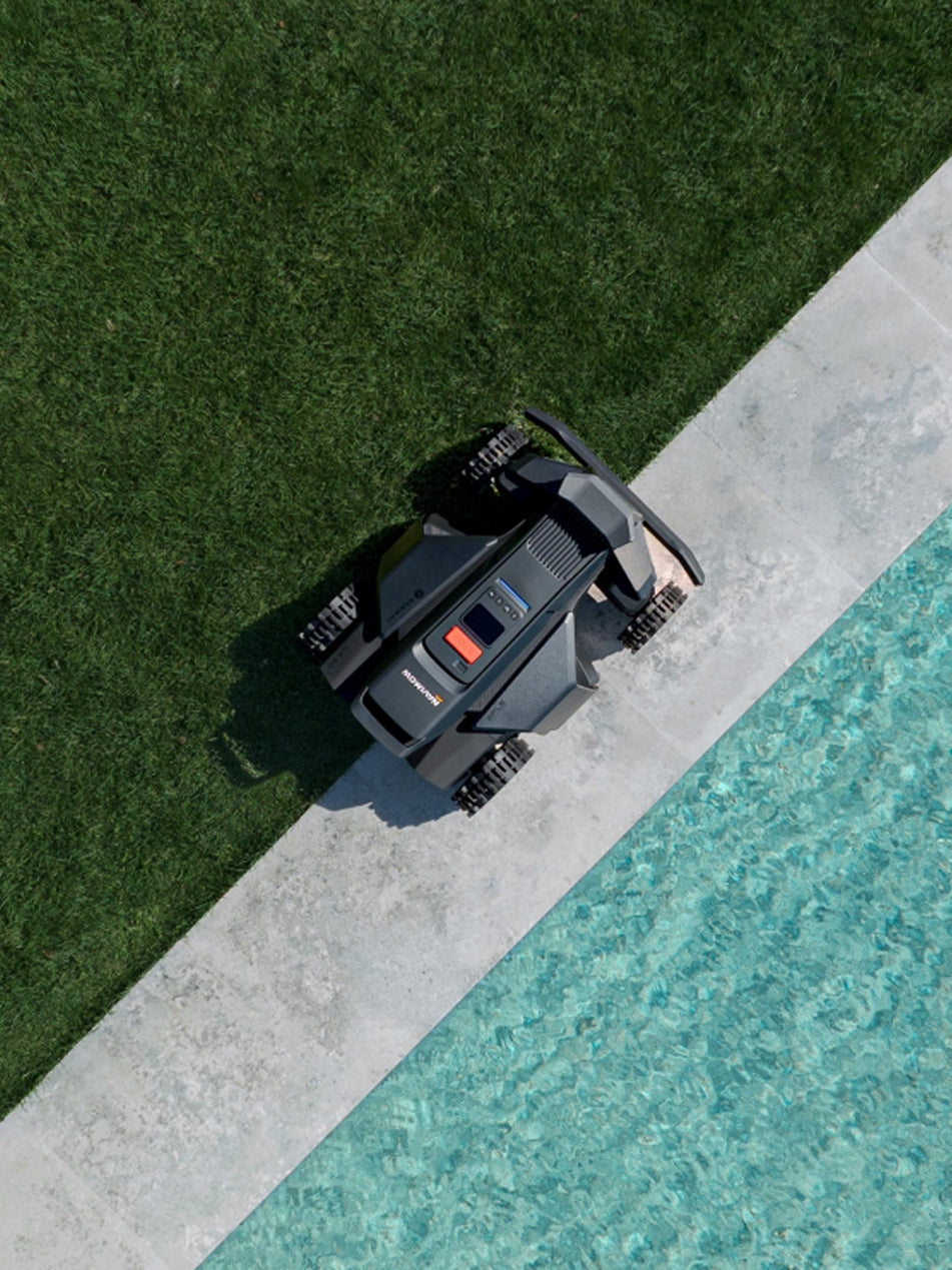 Navimow i110E robot lawn mower.