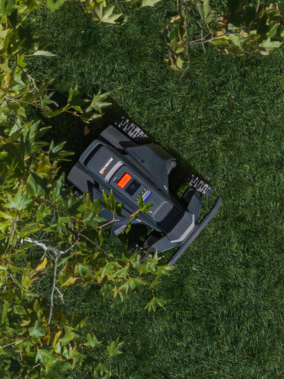 Navimow i110N robot lawn mower